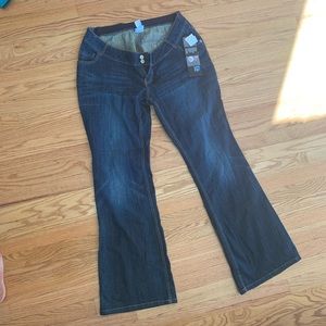 NWT Motherhood Maternity bootcut jeans